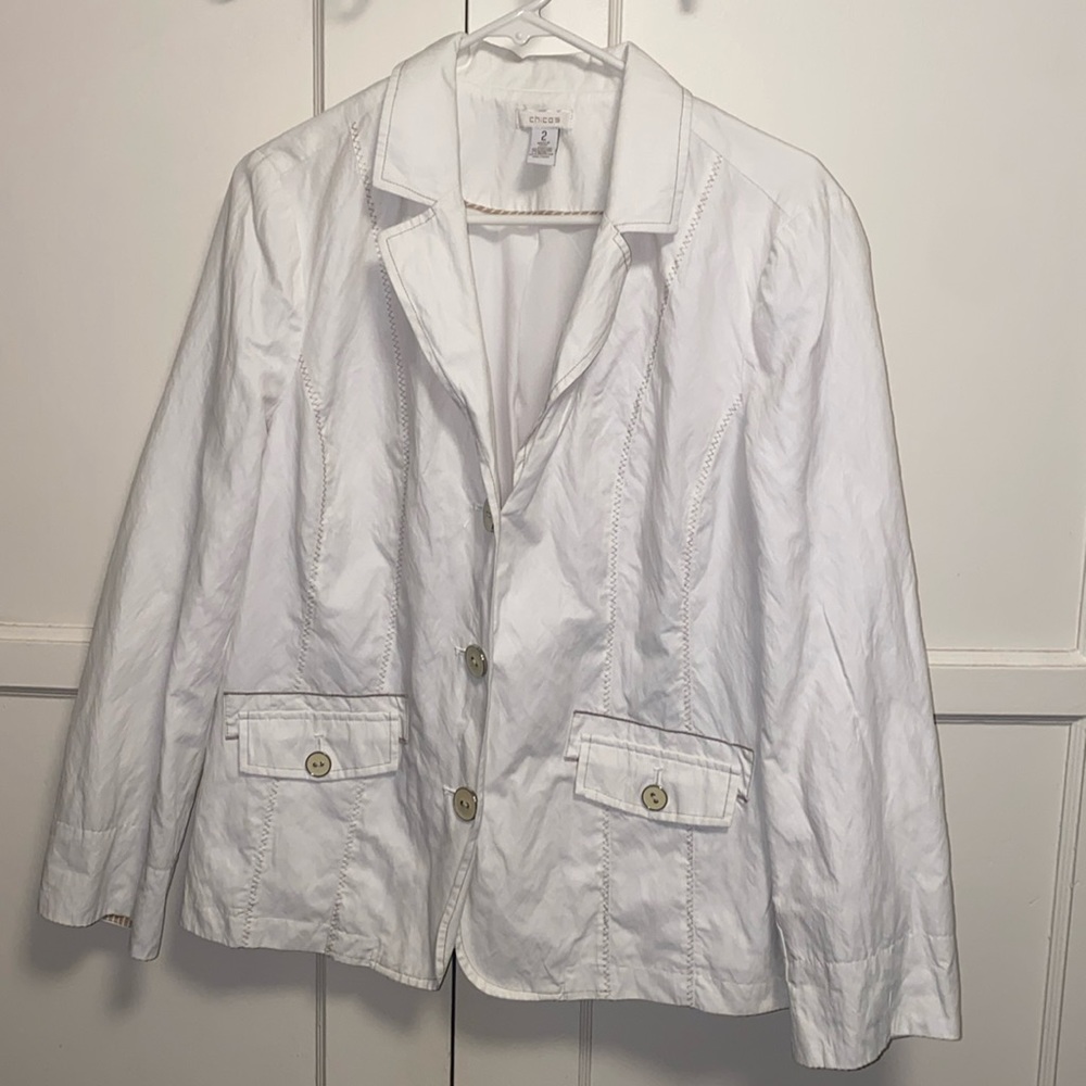 Chico’s Size 2 White Notch Collar Cuffed Sleeve Blazer